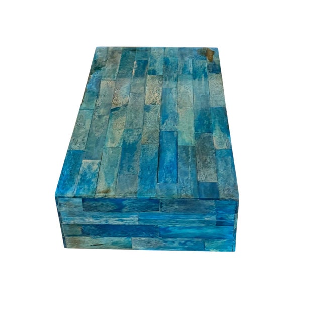 1970s Attributed to Maitland-Smith Blue Dyed Bone Mosaic Hinged Decorative Box, Circa 1970s For Sale - Image 5 of 10