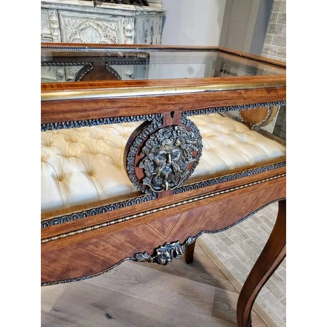 Early 20th Century Antique French Louis XV Bijouterie in the Manner of François Linke For Sale - Image 5 of 11