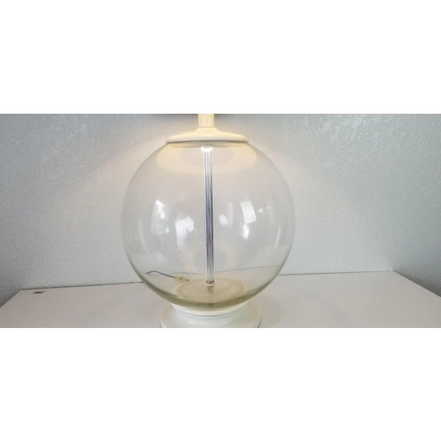 Mid-Century "Balloon" Shape Clear Glass Decorative Table Lamp For Sale - Image 4 of 9