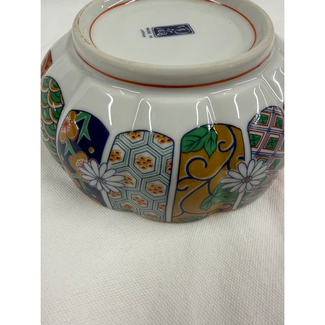 Japanese Japanese Arita Imari Scalloped Porcelain Bowl For Sale - Image 3 of 11