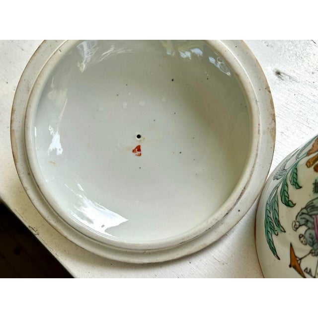 Chinese Ceramic Lidded Bowl With Foo Dog Knob For Sale - Image 9 of 10