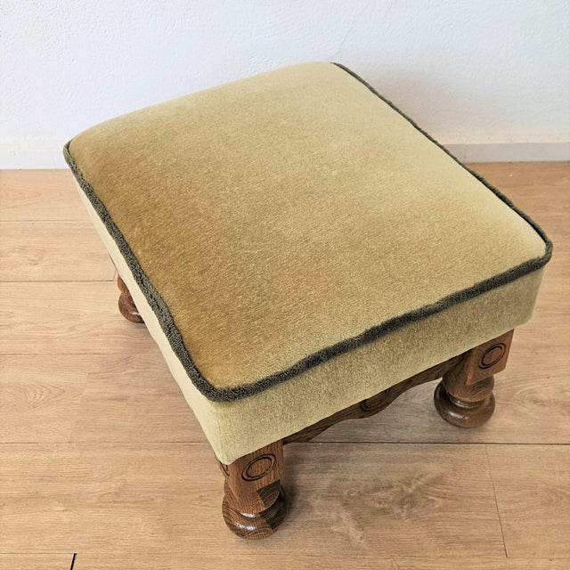 Vintage Green Stool on Wheels, 1970s, in Very Good conditions. Designed 1970 to 1979
