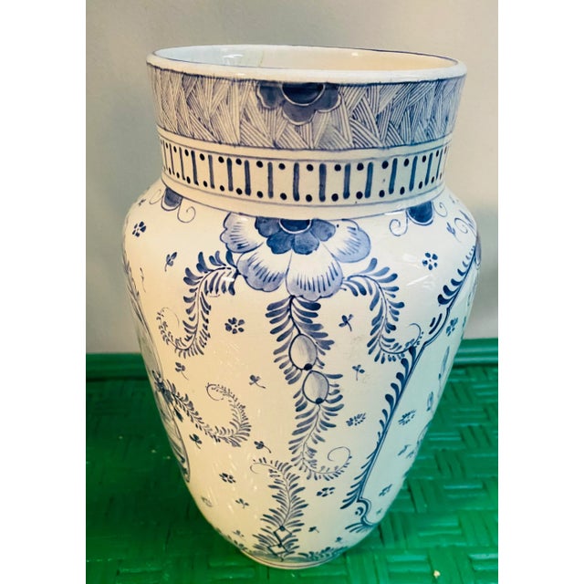 Dutch Delft Faience Vase Sign. For Sale In Miami - Image 6 of 10