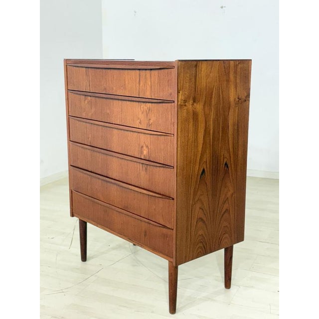 Mid-Century Modern Danish Chest of Drawers in Teak For Sale - Image 6 of 9