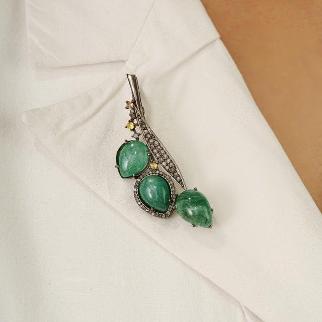 Vintage Inspired Floral Leaf Brooch Pendant With Emeralds & Diamonds For Sale - Image 4 of 13