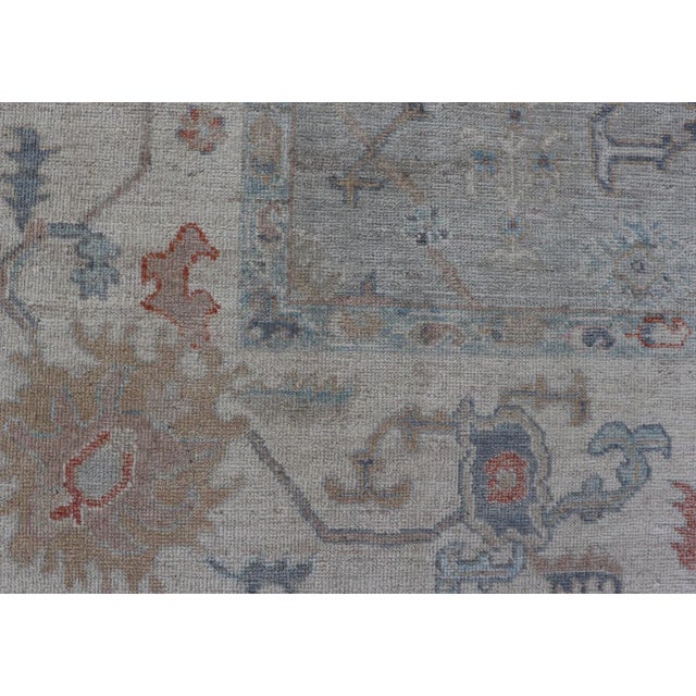 Light Gray Modern All-Over Floral Oushak With a Light Gray Background With Delicate Accents For Sale - Image 8 of 11