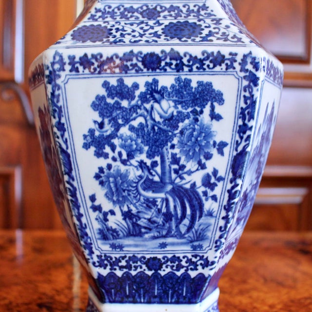 Chinese Antique Blue and White Export Porcelain Garniture- 3 Pieces For Sale - Image 9 of 17