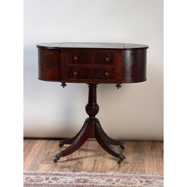 A particularly handsome New York Classical mahogany work table dating to circa 1815–1825, made in the sophisticated...