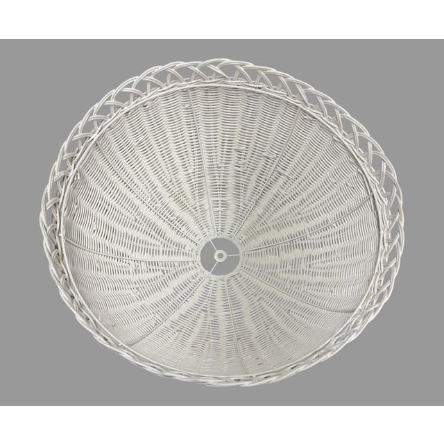 Vintage White Wicker Rattan Table Lamp Coastal Cottage Boho Hollywood Regency For Sale - Image 4 of 9