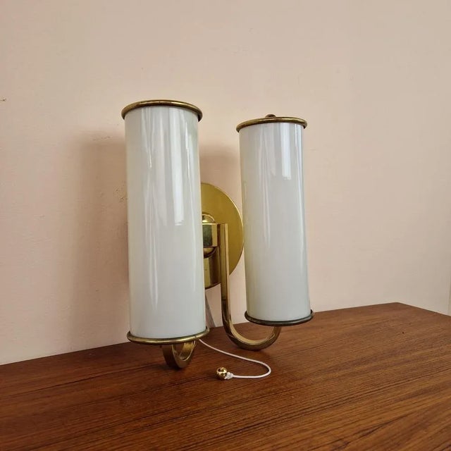 Art Deco Brass and Glass Wall Lamp, 1950s, in Very Good conditions. Designed 1950 to 1959 Up to 250V (Europe/UK...