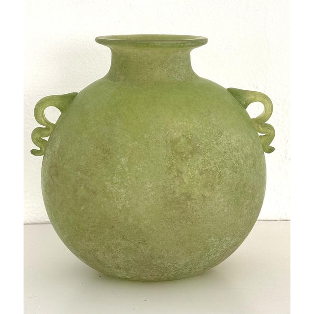 Seguso Vetri d'Arte Italian Green Murano Scavo Glass Vase attributed to Seguso Vetri d'Arte, 1970s For Sale - Image 4 of 11