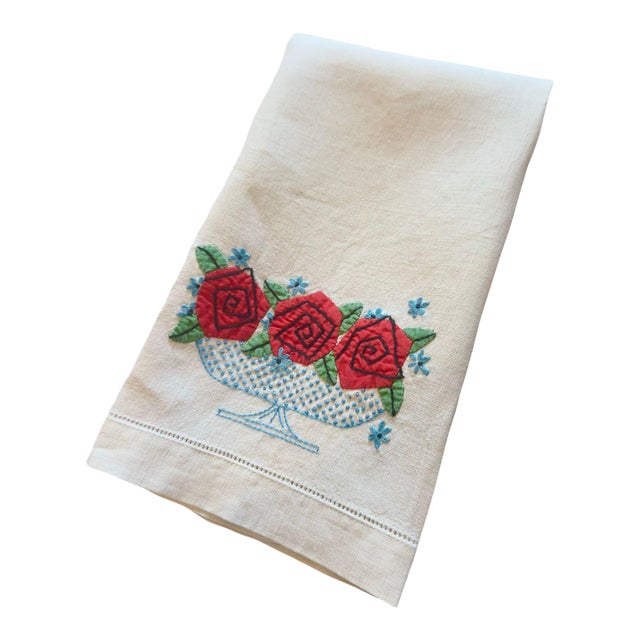 Vintage Linen Tea Towel Appliqué Stylized Roses 1930s Art Deco Graphic Embroidery For Sale