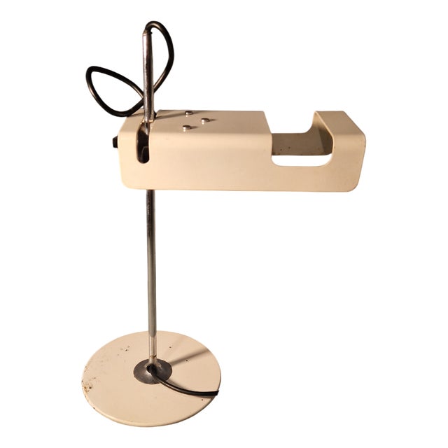 Vintage Spider Table Lamp in White by Joe Colombo for Oluce, 1970s For Sale