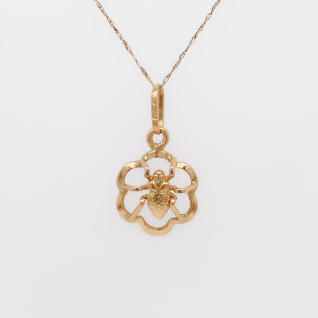Vintage 18k Gold Flower and Insect / Spider Charm for a Bracelet For Sale - Image 4 of 11