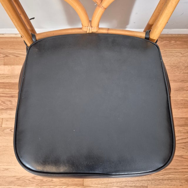 McGuire 1970s Chinese Chippendale Rattan Side Chair Desk Accent Chair W/ Black Faux Leather Cushion For Sale - Image 4 of 10