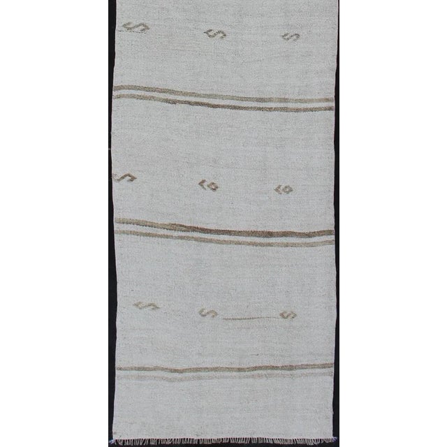 Modern Mid 20th Century Vintage Turkish Flat-Weave Runner With Modern Stripe Design in White Color For Sale - Image 3 of 8