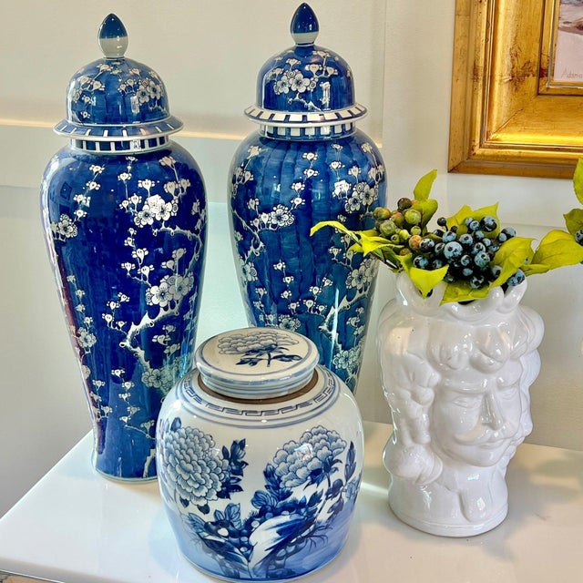 Chinoiserie Blue & White Porcelain Lidded Ginger Jar Urn – Hand-Painted Peonies Chinoiserie Vase (8.5") For Sale - Image 3 of 3