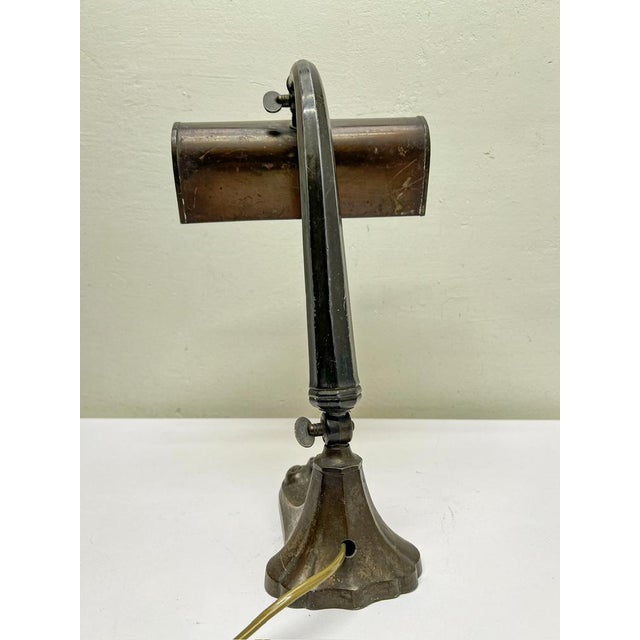 Brown Art Nouveau Bankers Lamp in Brass with Colored Glass Lampshade, 1930s For Sale - Image 8 of 12