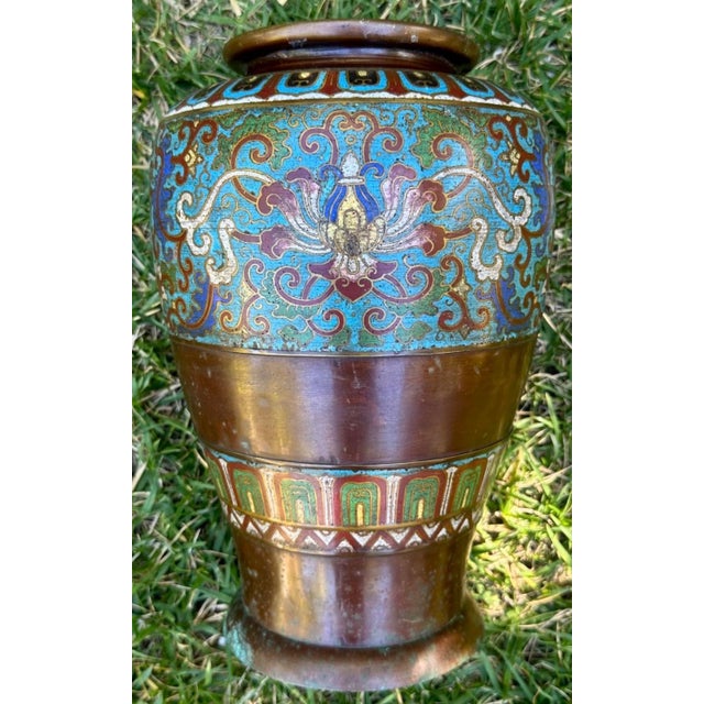 18th Century Chinese Cloisonné Bronze Vase With Lotus Flower Motif For Sale - Image 15 of 18