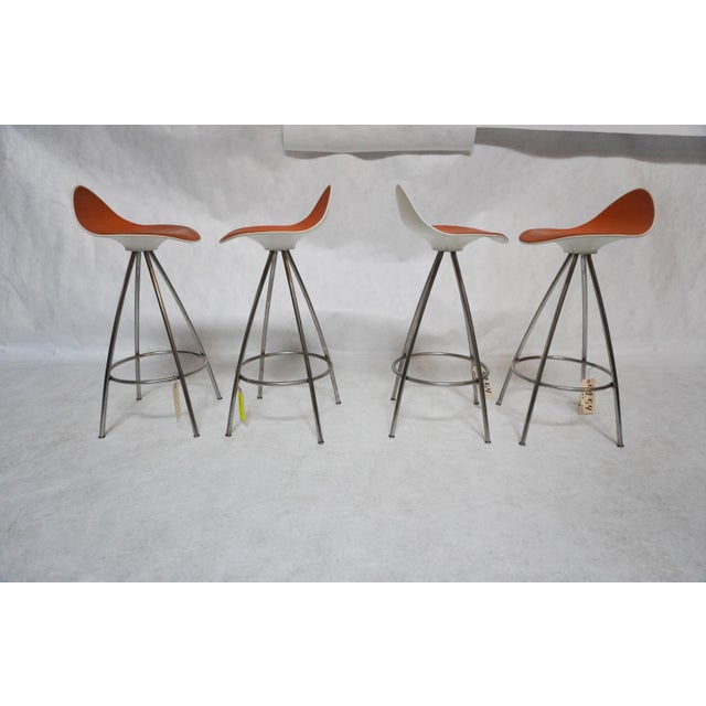 Onda Swivel Kitchen Stools by Jesús Gasca for Stua in Orange - Pair For Sale - Image 4 of 17