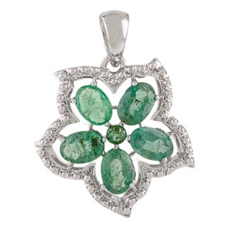 Contemporary 925 Silver Daisy Flower Pendant With Emerald & Diamond - Birthday Gift by Carat&her For Sale