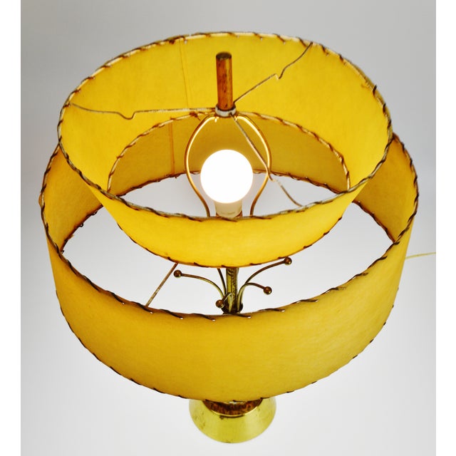 Mid Century Modern Ceramic Table Lamp W/ Atomic Style Fiberglass