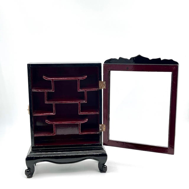 Mid 20th Century Vintage Chinoiserie Lacquered Wood Tabletop Display Cabinet / Mini Altar Shelf For Sale - Image 5 of 11