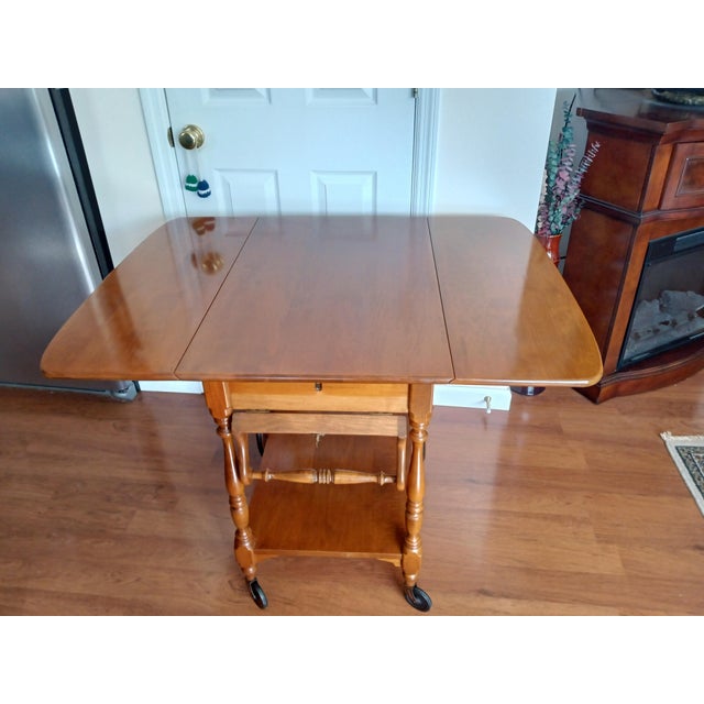 Wood 1970's Ethen Allen Early American Solid Maple Drop-Leaf Tea Cart For Sale - Image 7 of 12