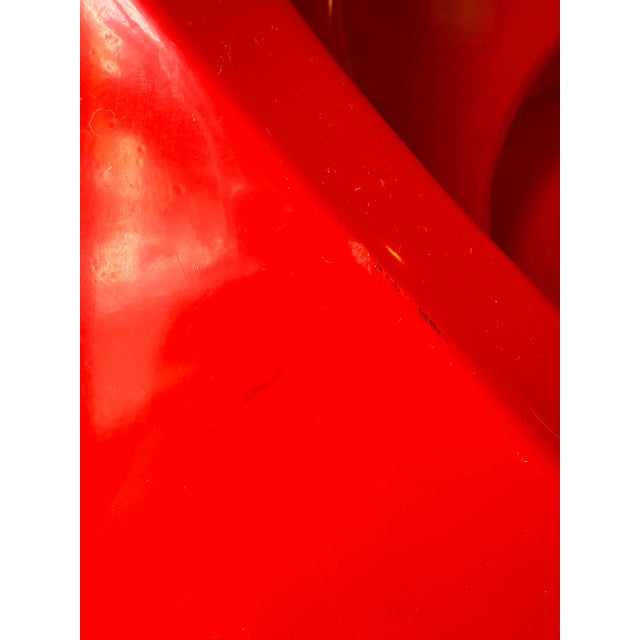 The Ultimate Retro Statement: A Mid-Century Red Fiberglass Heart-Shaped Tub For Sale - Image 10 of 12