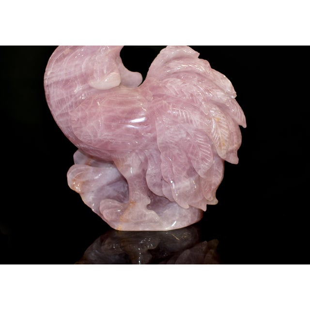 Early 21st Century Pink Rooster Natural Rose Quartz Gemstone Chicken Sculpture Large 8.5" For Sale - Image 5 of 10
