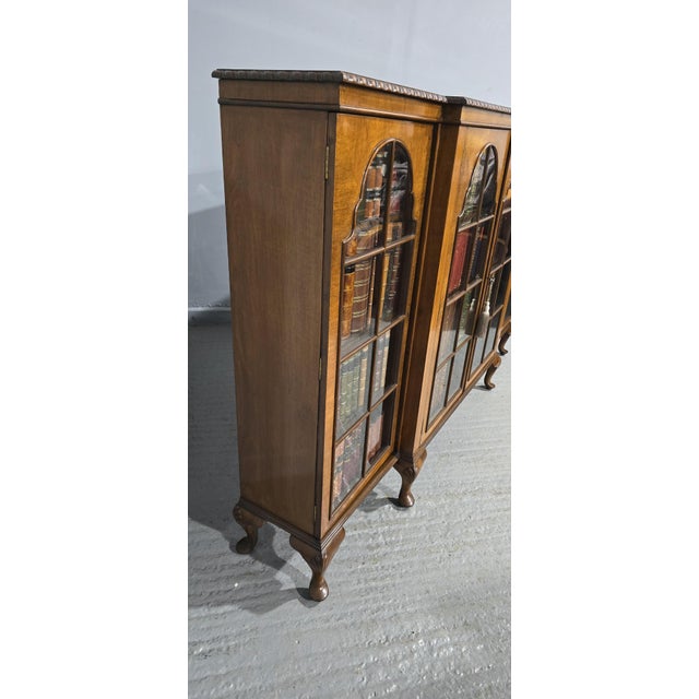 Wood Queen Anne Walnut Adjustable Library Bookcase, 1910 For Sale - Image 7 of 12