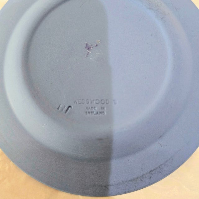 Vintage Wedgwood Jasperware “Churchill” Blenheim Palace Round Plate in Box For Sale In Dallas - Image 6 of 9