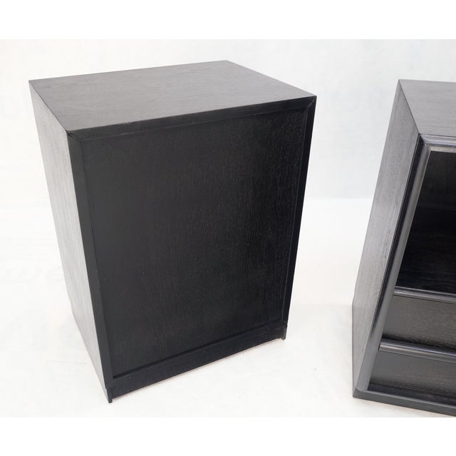 1970s Gibbings for Widdicomb Ebonized Black Lacquer Night Stands End Tables - A Pair For Sale - Image 5 of 12