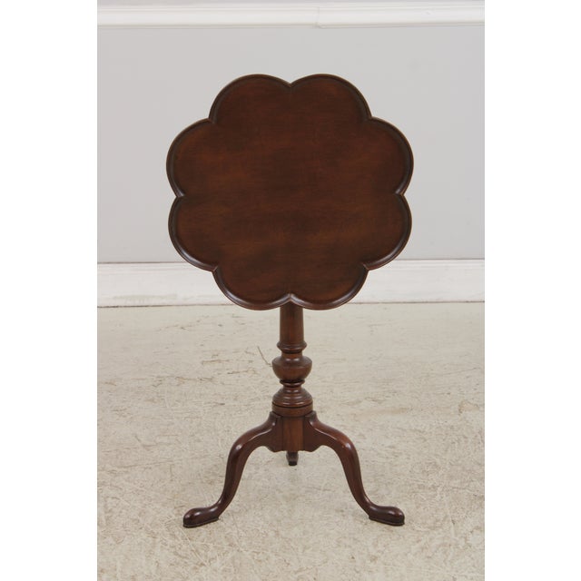 Queen Anne Biggs Scallop Tilt Top Mahogany Candle Stand Table For Sale - Image 3 of 12