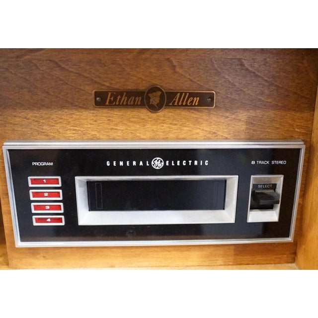 Ethan Allen Rare Heirloom Nutmeg Maple CRP Custom Room Plan 30" Shutter Door Radio Cabinet W. HiFi Turntable 10-4510p / 10-4039 For Sale - Image 12 of 18