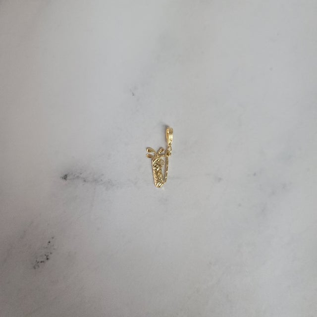 Dainty Golf Club Charm 14k Yellow Gold For Sale - Image 4 of 4