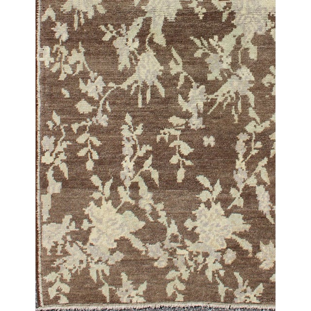 Mocha vintage Turkish Oushak rug with free-flowing green and cream flower blossoms, Keivan Woven Arts / rug en-112392,...