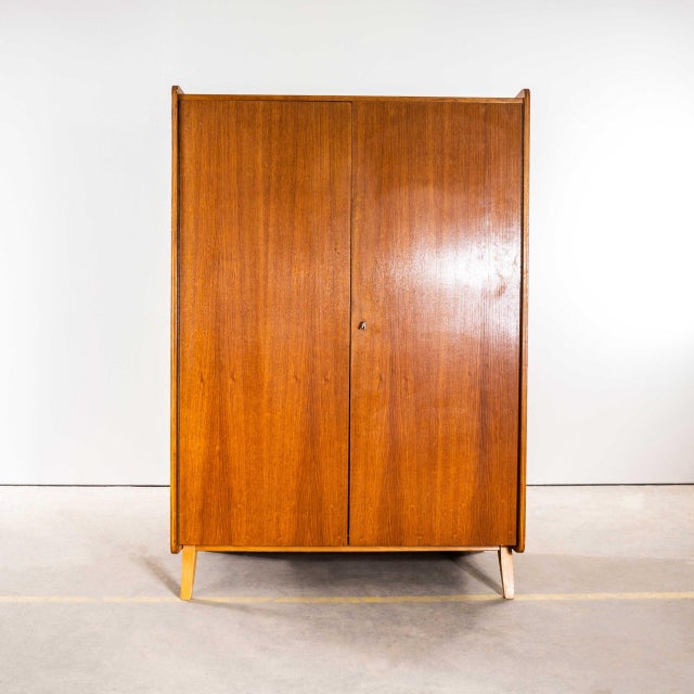 Large Two Door Oak Wardrobe from ZNZ, 1960s For Sale - Image 11 of 11