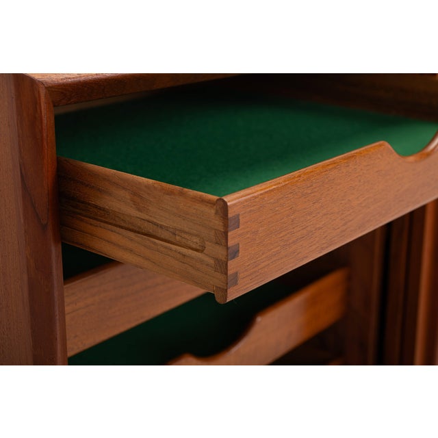 Bowed Teak Sideboard by H.P. Hansen, 1960s For Sale - Image 9 of 14