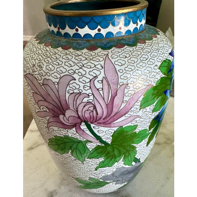 Vintage Zi Jin Cheng Chinese White Cloisonne Floral Lidded Ginger Jar - 11.5" H For Sale - Image 11 of 12