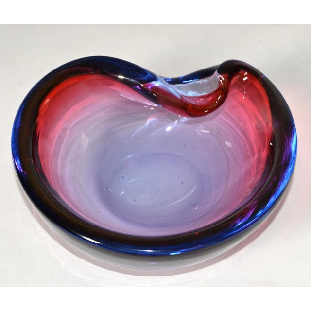 1980s Large Italian Mid-Century Modern Sculptural Blown Murano Art Glass Bowl Ashtray For Sale - Image 5 of 12