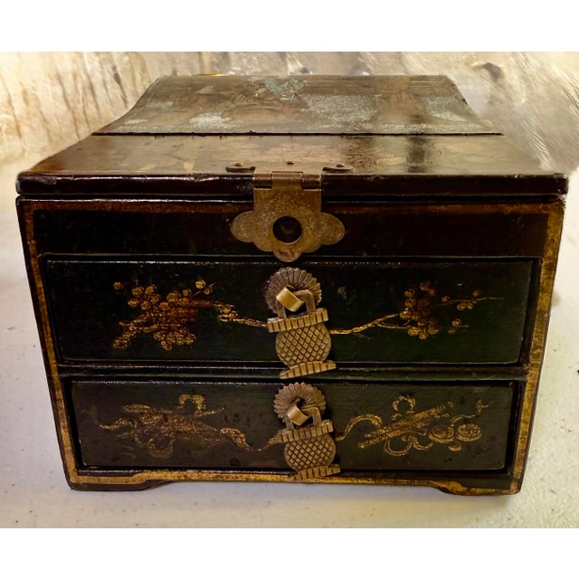 Vintage Chinese Jewelry and Keepsake Box For Sale - Image 4 of 12