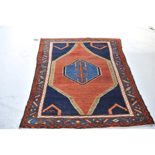 Name: ZEN LIKE Vintage Rug | 4.4 x 6.6 | Dated with Beautiful & Artistic Open Minimal Design Size: 4.4 x 6.6 Age: Vintage...