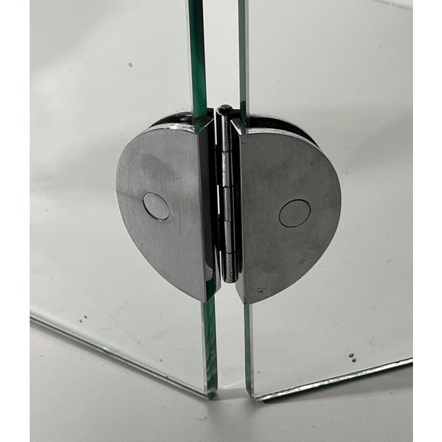 Metal Exceptional fireplace screen made of 6 glass panels and chrome hinges For Sale - Image 7 of 12