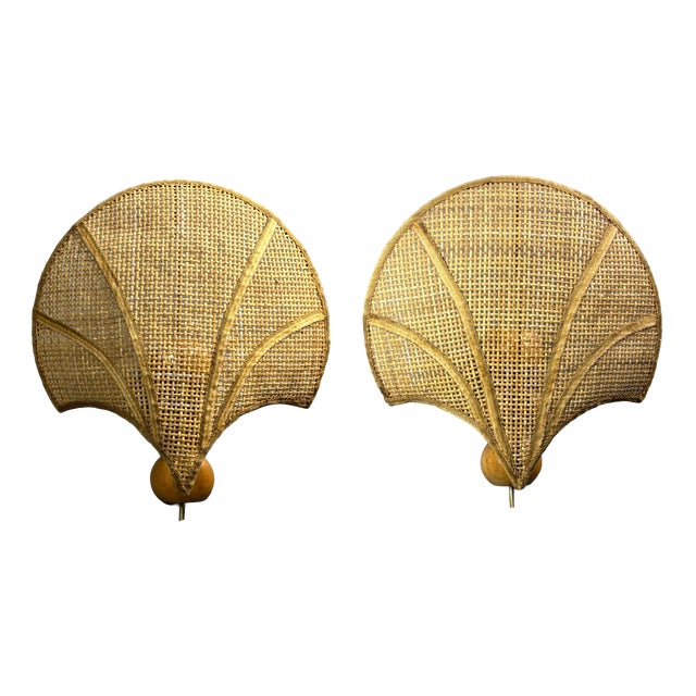 Vintage Italian Rattan Wicker Pine and Brass Scallop Wall Sconces, 1970s, Set of 2 For Sale