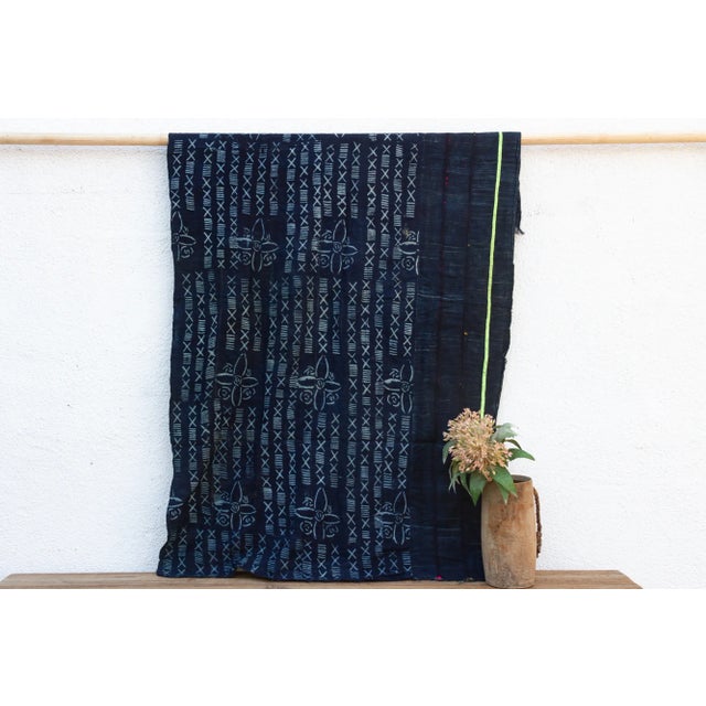 This exceptional Malian mudcloth, or bogolanfini, offer a rare glimpse into West African textile traditions. Handwoven and...