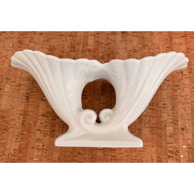Vintage Abingdon Pottery Double Cornucopia Console Vase, Circa 1934–1950 For Sale In Charleston - Image 6 of 10