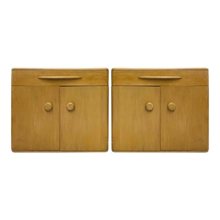 Heywood Wakefield Bachelor Chests / Nightstands, a Pair For Sale
