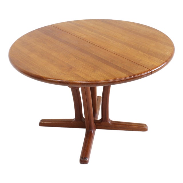 Vintage Danish Round Extendable Dining Table in Teak from Dyrlund, 1960s For Sale