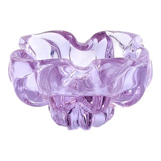 Extra-Large Vintage 1950s Tiffin Twilight Neodymium Alexandrite Pink Lavender Light Blue Glass Bowl - Mid 20th Century Modern For Sale